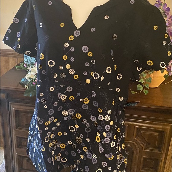 New scrub set  size 2xl - Picture 2 of 7